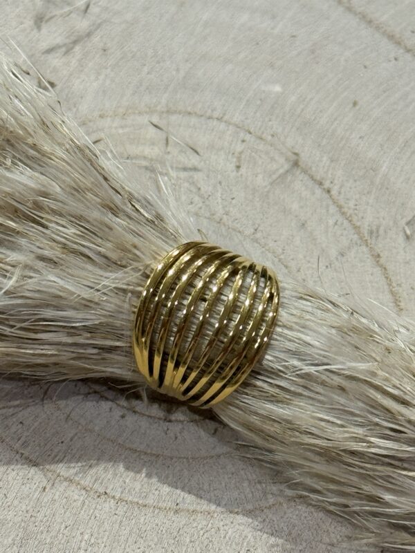 Bague en acier inoxydable doré "Maya"