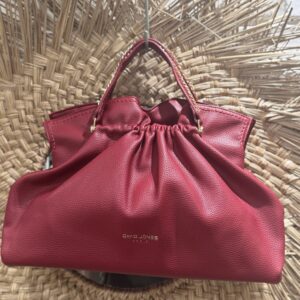 Sac avec bandoulière « Claudie »
Cerise