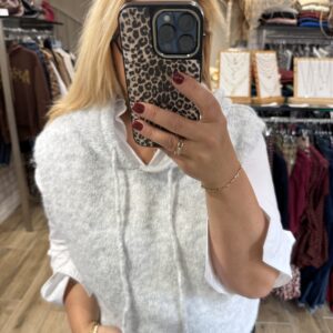 Pull sans manches à capuche gris
TU