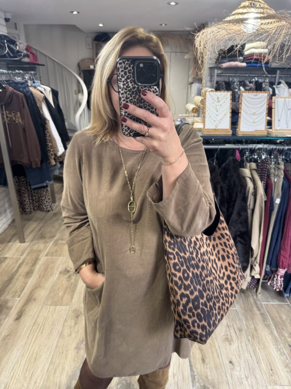 Robe droite avec poches camel
TU