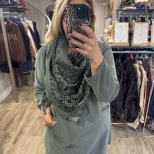 Robe droite avec poches kaki
TU