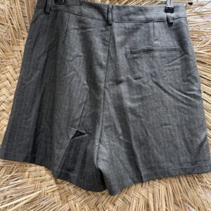 Short gris à rayures – Image 2