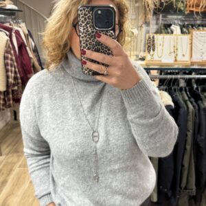 Pull col roulé gris 
TU 38 au 42