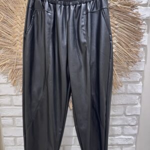 Pantalon coupe Barrel en similicuir noir